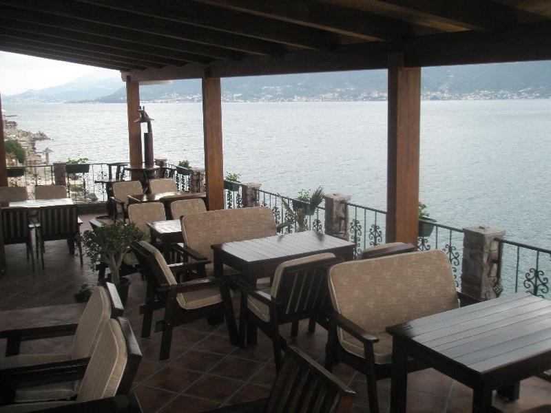 Hotel Anderba Krasići Exteriör bild