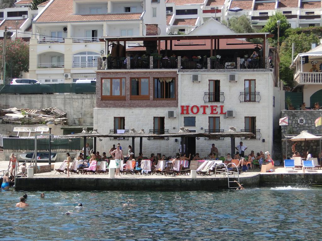 Hotel Anderba Krasići Exteriör bild