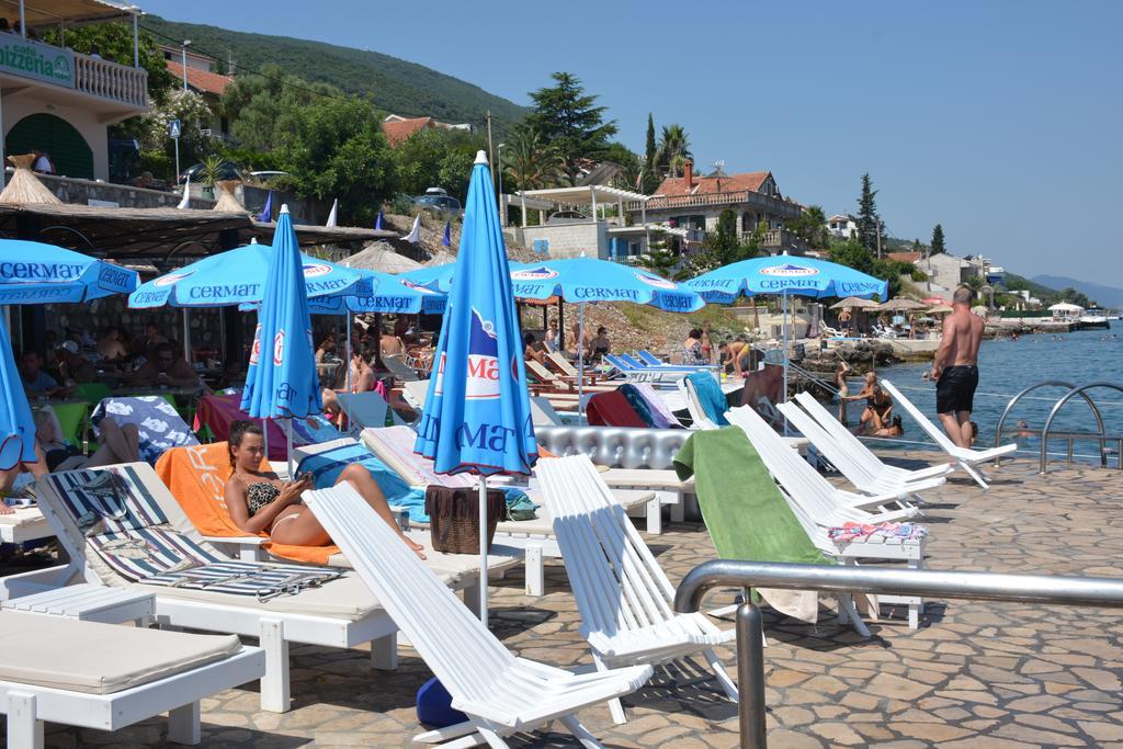 Hotel Anderba Krasići Exteriör bild