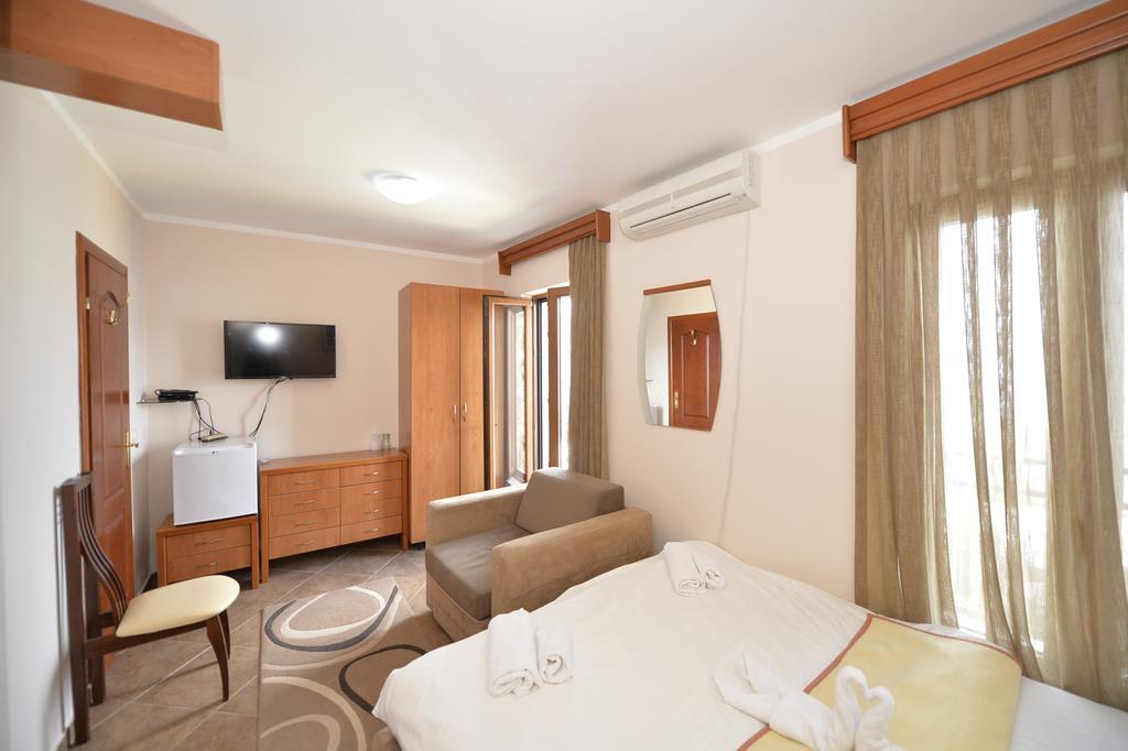 Hotel Anderba Krasići Exteriör bild