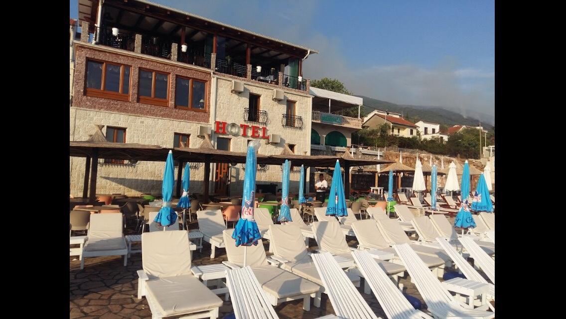 Hotel Anderba Krasići Exteriör bild